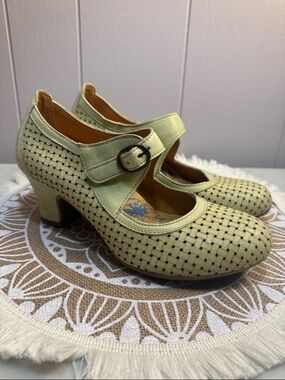 BRAKO Women's Mary Jane Heels Shoes LEATHER Green SIZE 38